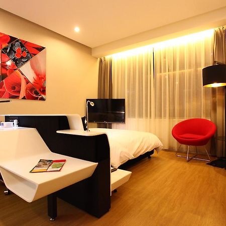 Tangram Hotel Пекин Экстерьер фото